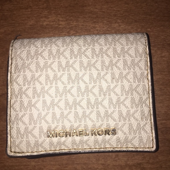Michael Kors Handbags - Real mk wallet MAKE OFFER CLOSET CLEAR OUT MUST GO